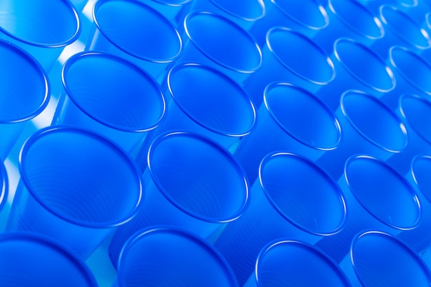 青い使い捨てプラスチックガラス