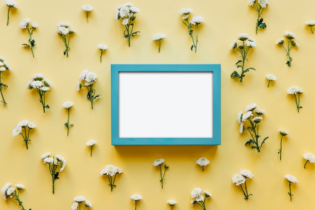 Free photo blue frame in white flowers