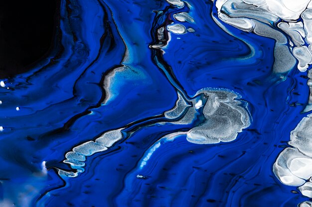 Синий жидкий мрамор фон абстрактная плавная текстура экспериментальное искусство
