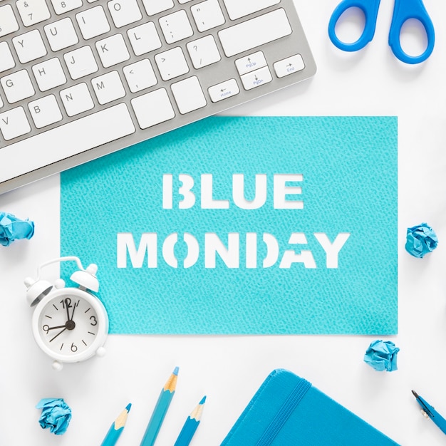 Free photo blue monday concept with keyboard