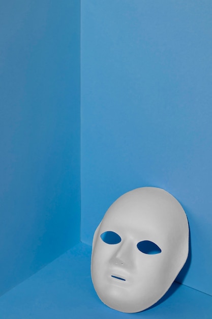 Free photo blue monday with copy space and face mask