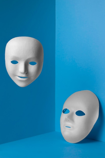 無料写真 フェイスマスク付きの青い月曜日