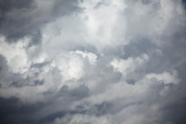 Бесплатное фото Голубое небо с облаками крупным планом