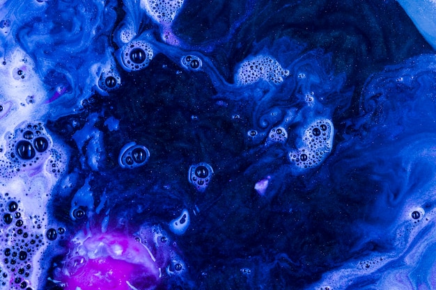 Free photo blue water with foam