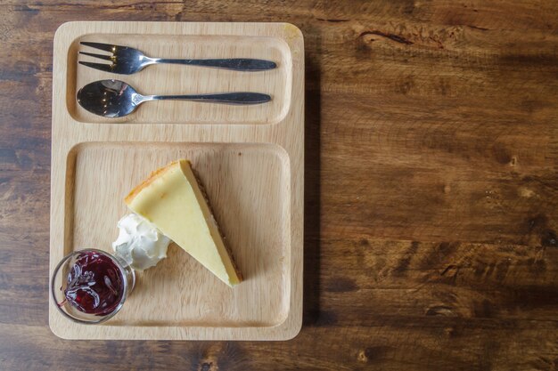 Blueberry cheesecake with cream