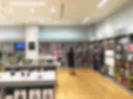 Free photo blurred airport shop