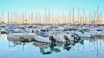 Foto gratuita barche nel porto di alicante