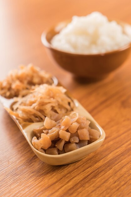 Boiled rice with Pickled radish