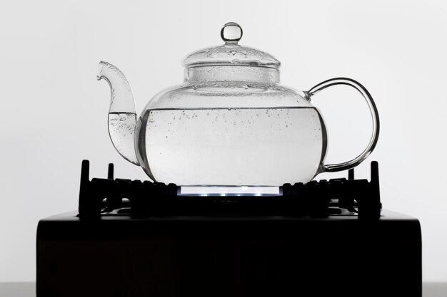 Boiling hot water for tea arrangement