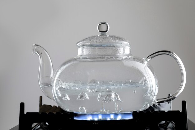 Boiling hot water for tea arrangement