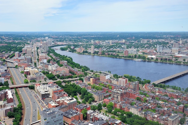 Бесплатное фото Вид с воздуха на город бостон