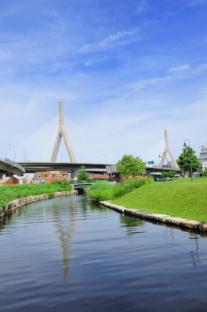 Мемориальный мост Леонарда П. Закима Банкер-Хилл в Бостоне