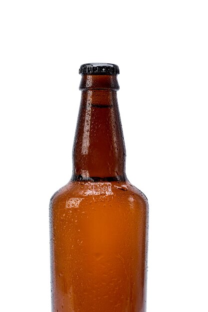 白い背景の上のビールのボトル