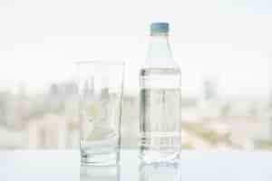 無料写真 ガラスと水のボトル