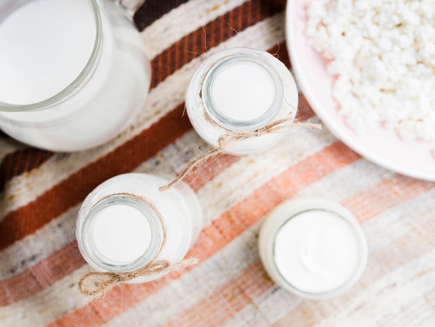 Free photo bottles of milk and yogurt