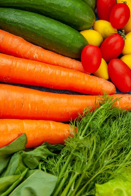Вид снизу овощи морковь огурцы помидоры черри кумкуат укроп
