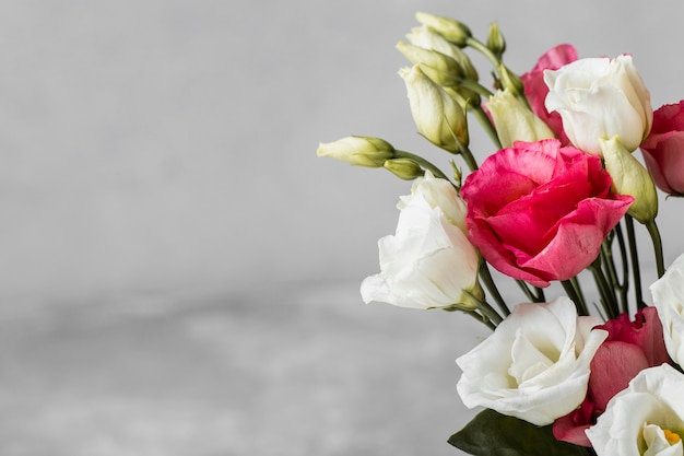 Bouquet di rose close-up con copia spazio
