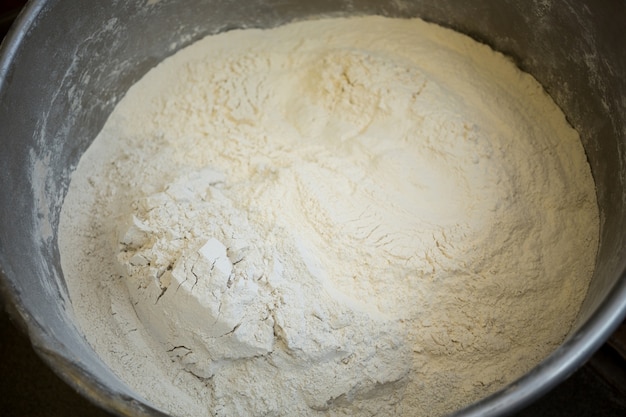 Free photo bowl of flour