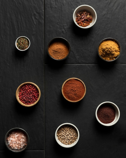 Bowl pack with condiments