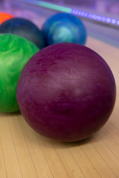 Free photo bowling balls arrangement still life