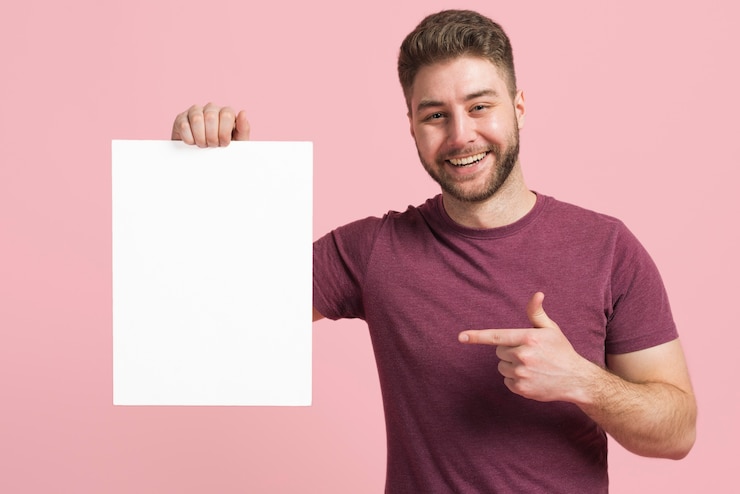 Free Photo boy expressing his happiness