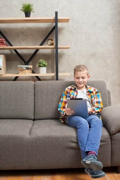 カウボーシー、タブレット、男の子