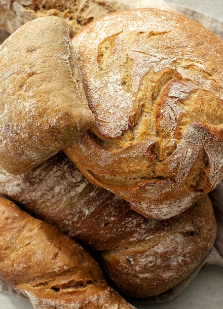 Foto gratuita pane su un panno