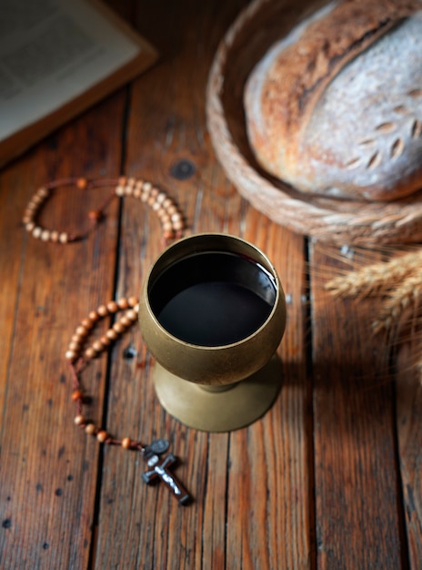 Free photo bread and wine arrangement still life