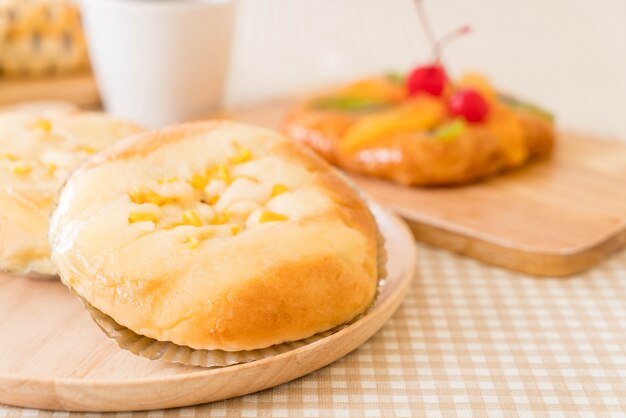 bread with corn and mayonnaise