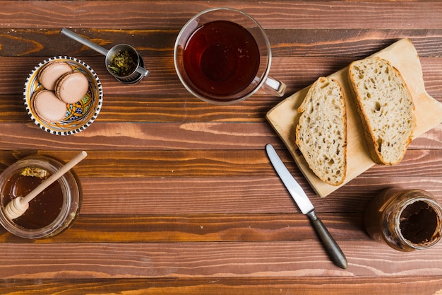 Foto gratuita colazione con tè