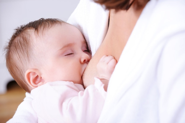 Free photo breastfeding for baby