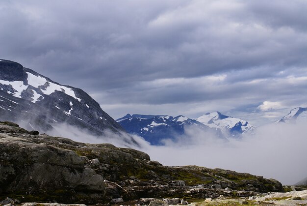 美しいAtlanterhavsveien-大西洋の道、ノルウェーの息をのむような風景