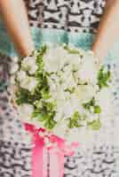 Free photo bride floral hands hand green