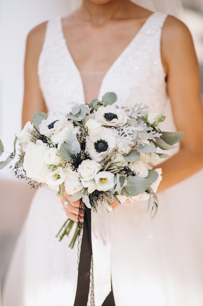 彼女の結婚式の日の花嫁