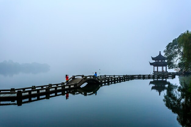 橋と霧