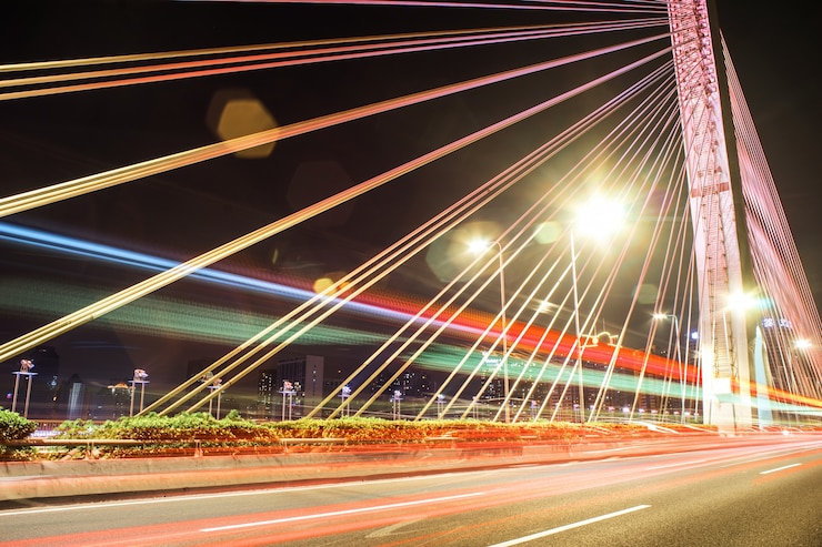 Free Photo bridge at night with lights