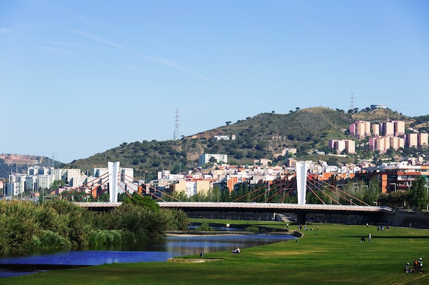 Free photo bridge of santa coloma over besos in barcelona