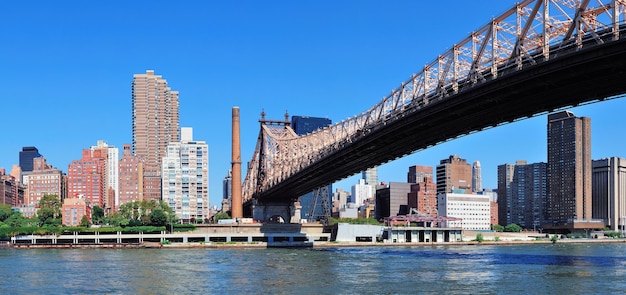 Free photo bridge in urban city