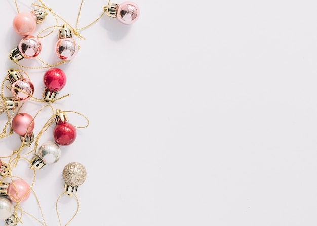 Free photo bright christmas baubles
