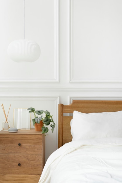 Camera da letto moderna luminosa e pulita in stile scandinavo