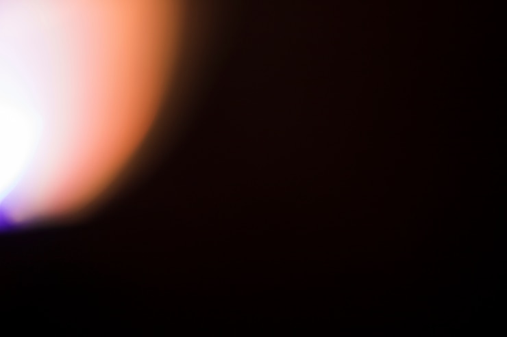 Free Photo bright light on black background