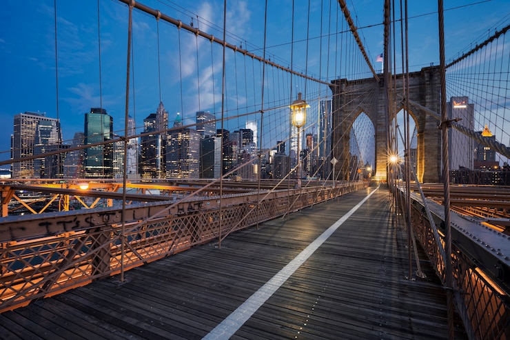 Free Photo brooklyn bridge at sunrise, new york.