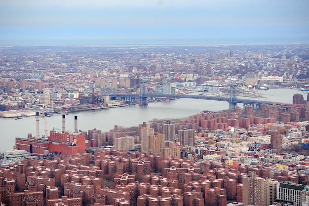 無料写真 ブルックリンのスカイラインニューヨーク市マンハッタンからのarialビュー