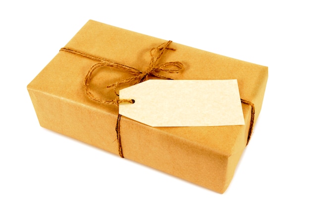 Бумажный пакет коричневого цвета, связанный струной