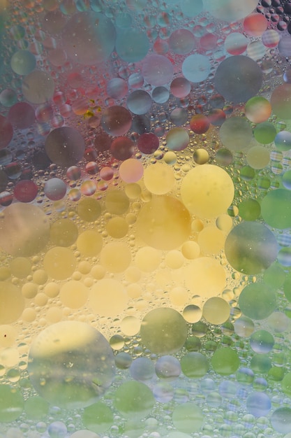 Пузырь, текстурированный над красочным фоном