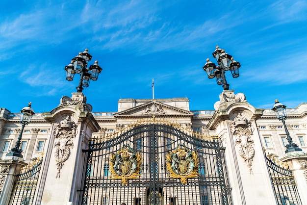 Buckingham Palace In London Uk Premium Photo