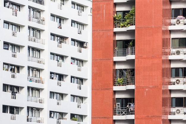 美しい建築物の窓の建物パターン