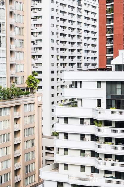 美しい建築物の窓の建物パターン