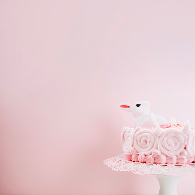 Free photo bunny on cute cake