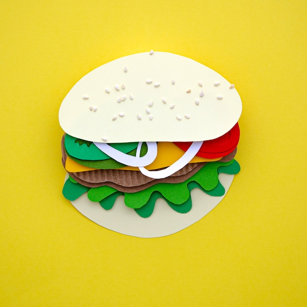 Burger replica su uno sfondo bianco